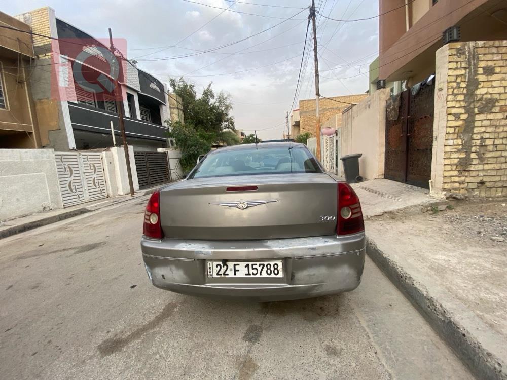 کرایسلەر 300